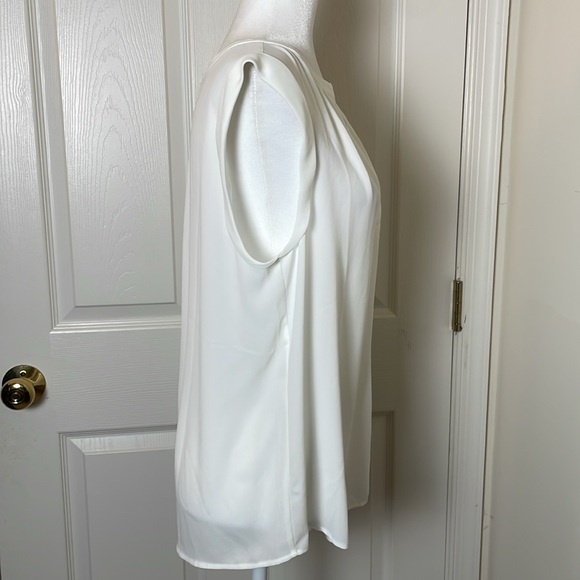 J.Crew: V-neck Popover Sleeveless Top - Picture 4 of 11